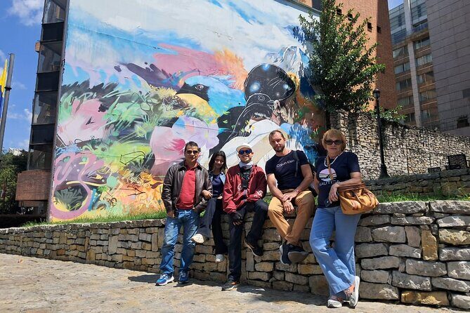 3-in-1 Panoramic city tour with walking tour and experiences - Included tastings: coffee, exotic fruits, emeralds, and coca tea