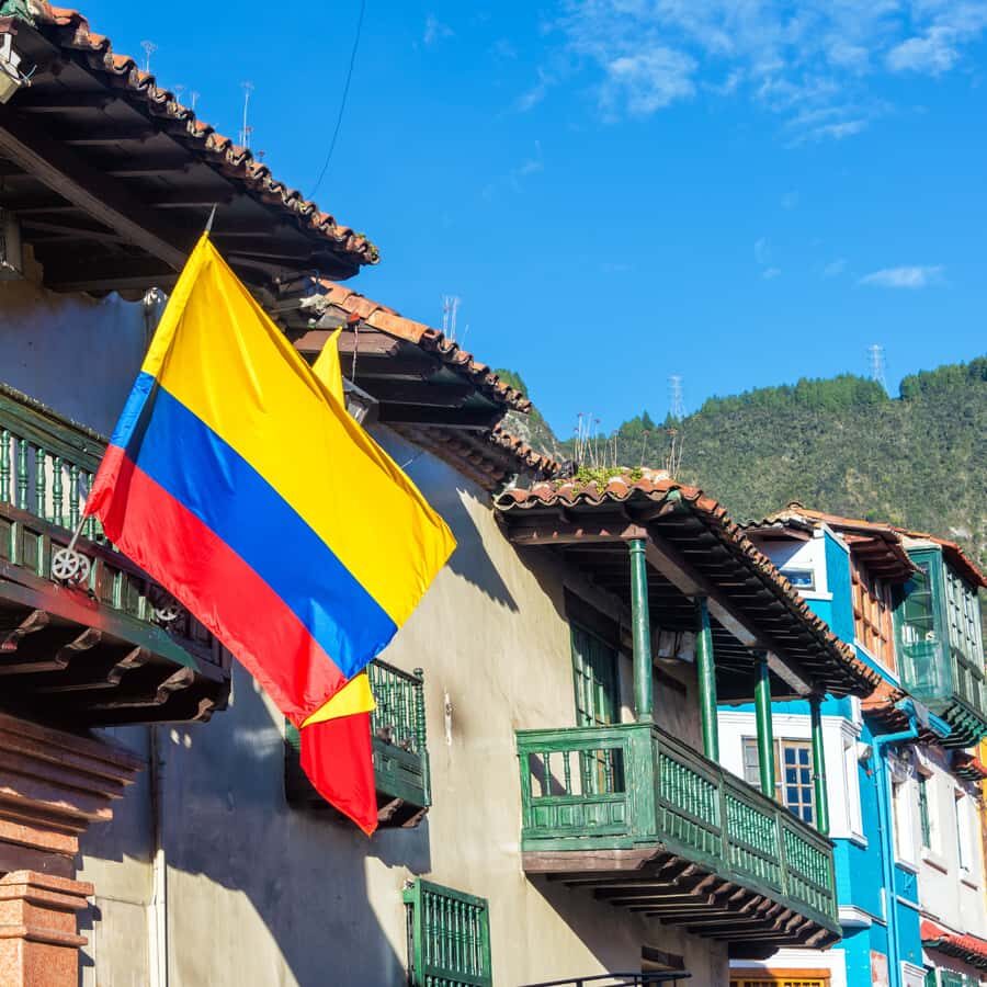7-hour City Tour of Historic Bogotá with Monserrate - Plaza de Bolívar: the political heart and the buildings that frame it