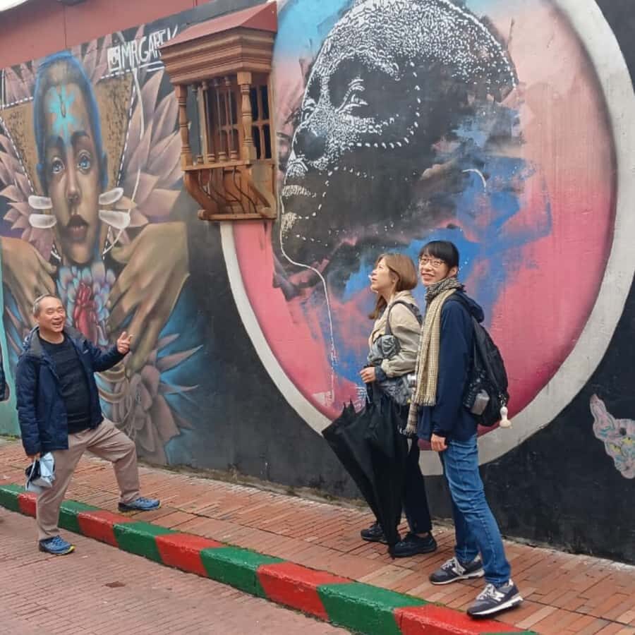7-hour City Tour of Historic Bogotá with Monserrate - Food and coffee tastings: small stops that feel genuinely Colombian