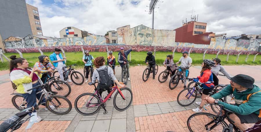 Biking in Full Color: Urban Art Bike Tour - Using bike lanes and Ciclovía Sundays for maximum mural time
