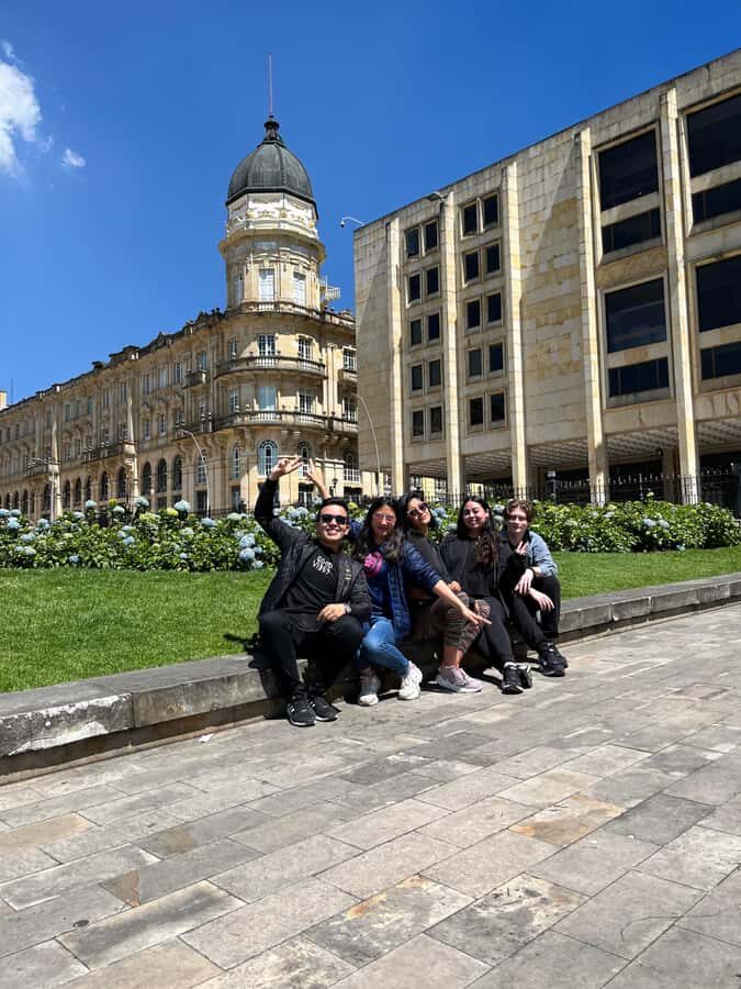 Bogotá: Candelaria Tour with Cacao and Coffee Workshop - Guides and Group Energy: Juanita and Alejandra as Real Examples