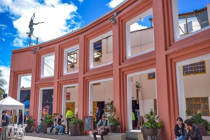 Bogota City Tour – 4 Hours - Bogotá’s administrative center: capitol, courthouse, and street-level politics
