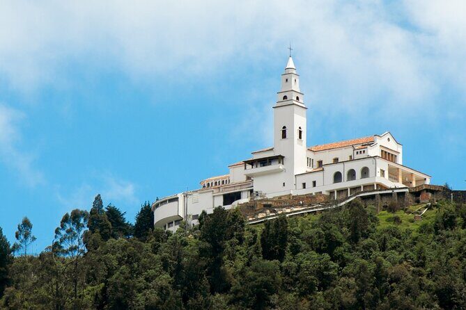 Bogota city tour private, flexible and exclusive, up to 6 travelers - Banco de la República and Botero: Art With a Colombian Shape