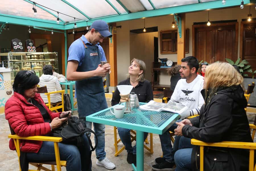 Bogotá City Tour with Monserrate, Gold and Botero Museums - Starting in Bogotá’s oldest streets: La Candelaria and Chorro de Quevedo