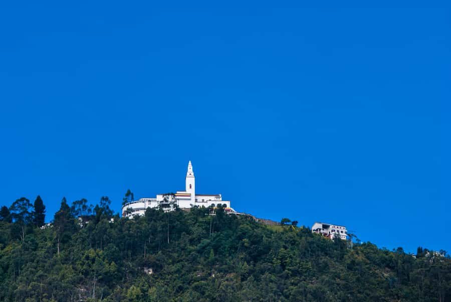 Bogotá: City Tour with Monserrate Hill, transfers and guide - Meeting points and timing: start at 8:00, then follow the plan