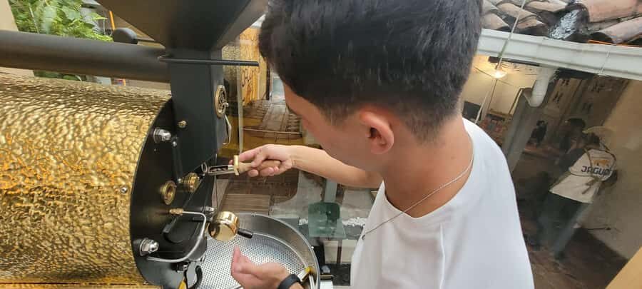 Bogota: Coffee Tasting, Roasting, Filtration & Espresso Tour - Who should book this coffee tour in Bogotá