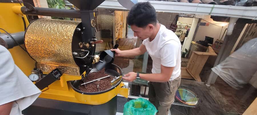 Bogota: Coffee Tasting, Roasting, Filtration & Espresso Tour - 150 minutes: what the pacing feels like