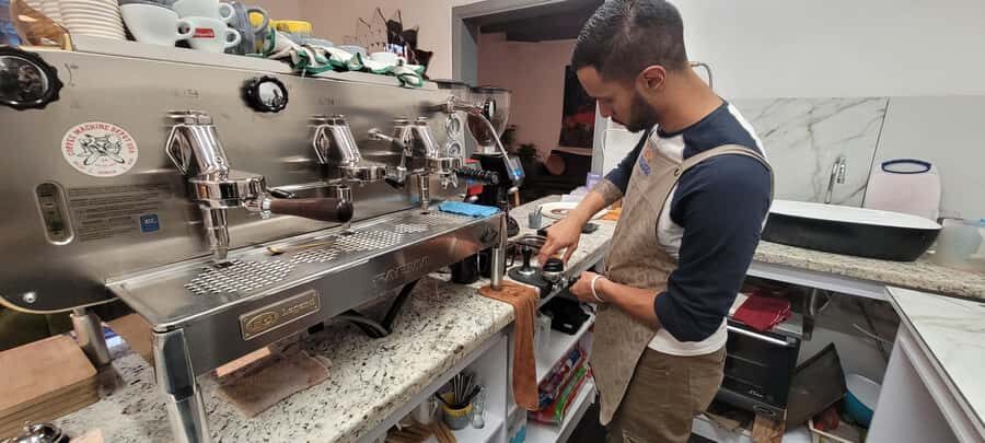 Bogota: Coffee Tour, Filtration and Espresso Experience - Chemex and V60 filtration: how technique shows up as flavor