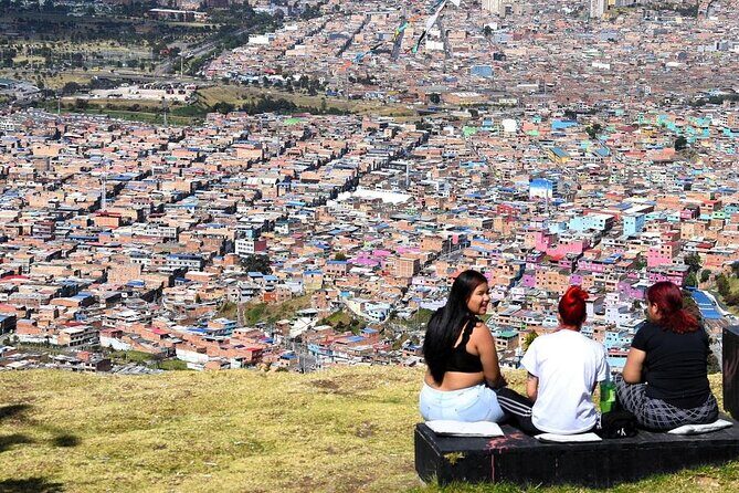 Bogotá: El Paraíso Favela Tour with Cable Car-CIUDAD BOLIVAR - Getting to Ciudad Bolíber: start at the Gold Museum and roll in style