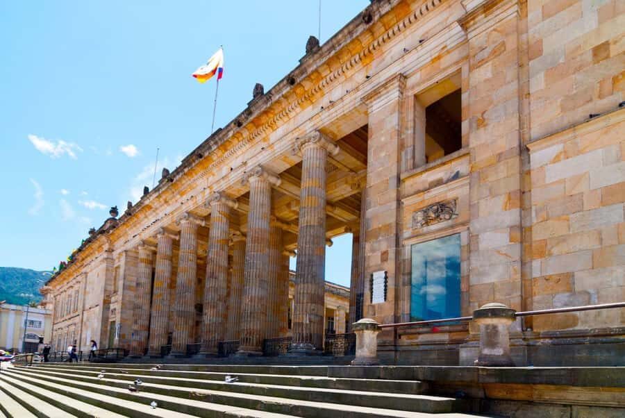 Bogotá: Express Tour with Private Guide and Transportation - Museo del Oro: The Gold Museum in Just 50 Minutes