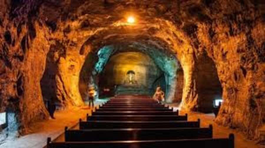 BOGOTA: From the Clouds to the Earth, Tour to Monserrate and the Salt Cathedral - Lunch and the taste of the region (optional, but it helps)