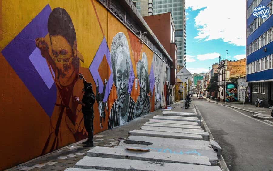 Bogotá: Graffiti Tour el mejor recorrido de arte urbano - Key things that make this Bogotá graffiti tour worth it