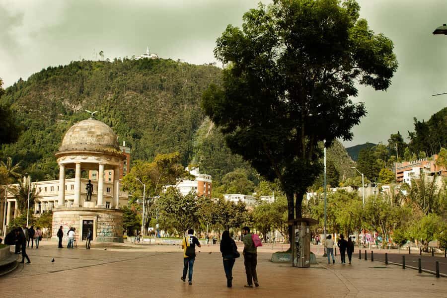 Bogotá: Grand City Tour with Monserrate, Usaquén and Lunch - Monserrate cable car views and the pilgrimage spot