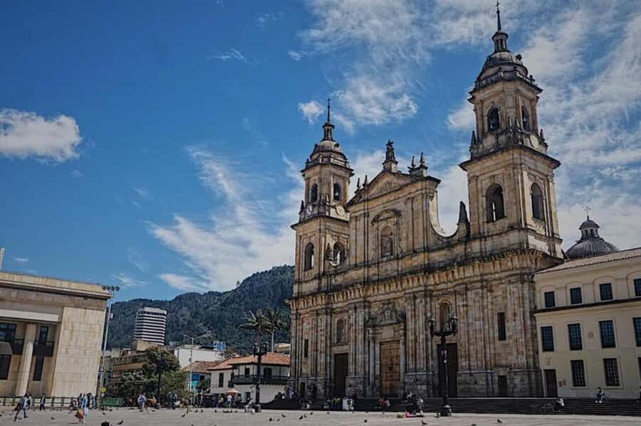 Bogotá: Guided La Candelaria Walking Tour - Why La Candelaria feels different on foot