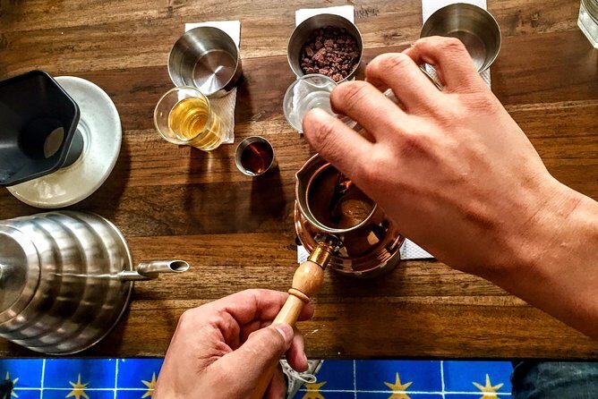 Bogota Kickstart Tour: Candelaria + Cacao & Coffee Experience •4h - Casa de Nariño: a short look at presidential power