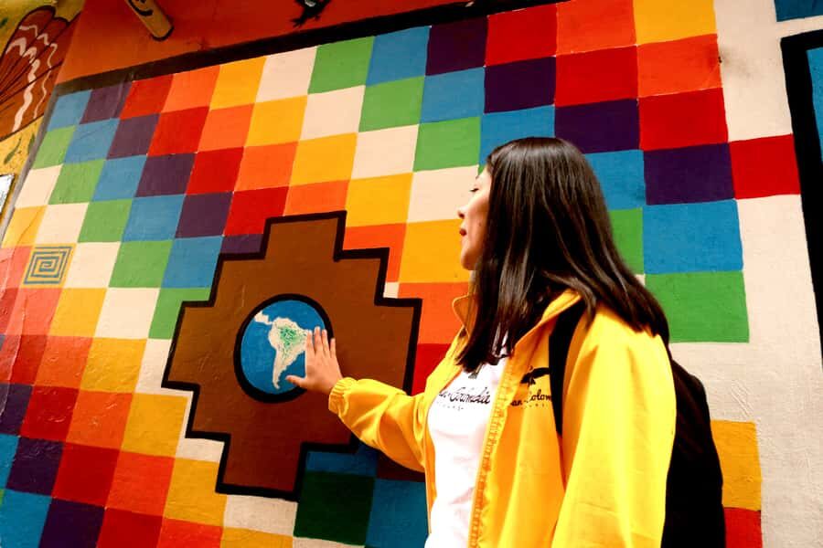 Bogotá: La Candelaria Graffiti & Urban Art Guided Tour - Where you start at Chorro de Quevedo (and why it matters)