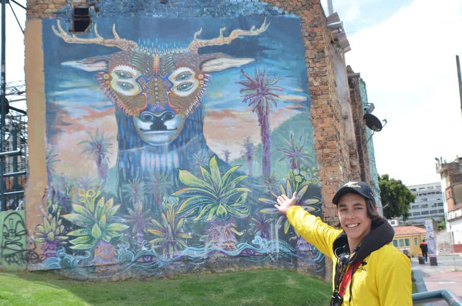 Bogotá: La Candelaria Graffiti & Urban Art Guided Tour - Journalists’ Park: where public identity gets argued in paint