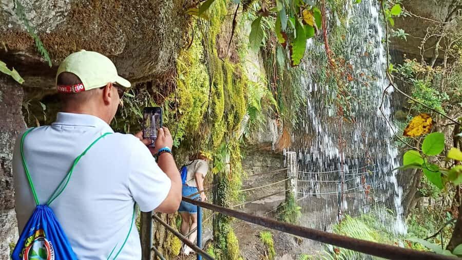 Bogota: La Chorrera Waterfall Guided Hike and Guadalupe Hill - Getting There: Private Transport and a Real Start Time