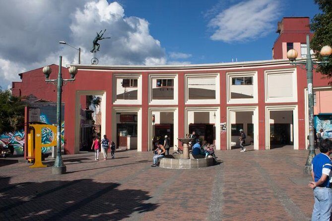 Bogotá Layover: Private 4-6 Hour Flexible City Tour - Plaza de Bolívar and the government-heart landmarks
