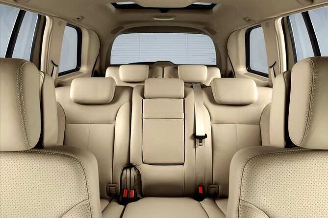 Bogotá Luxury - Airport Service - SUV Mercedes Benz GLS Armored - Finding Your Driver: Tablet Meet-Up and Airport Escort