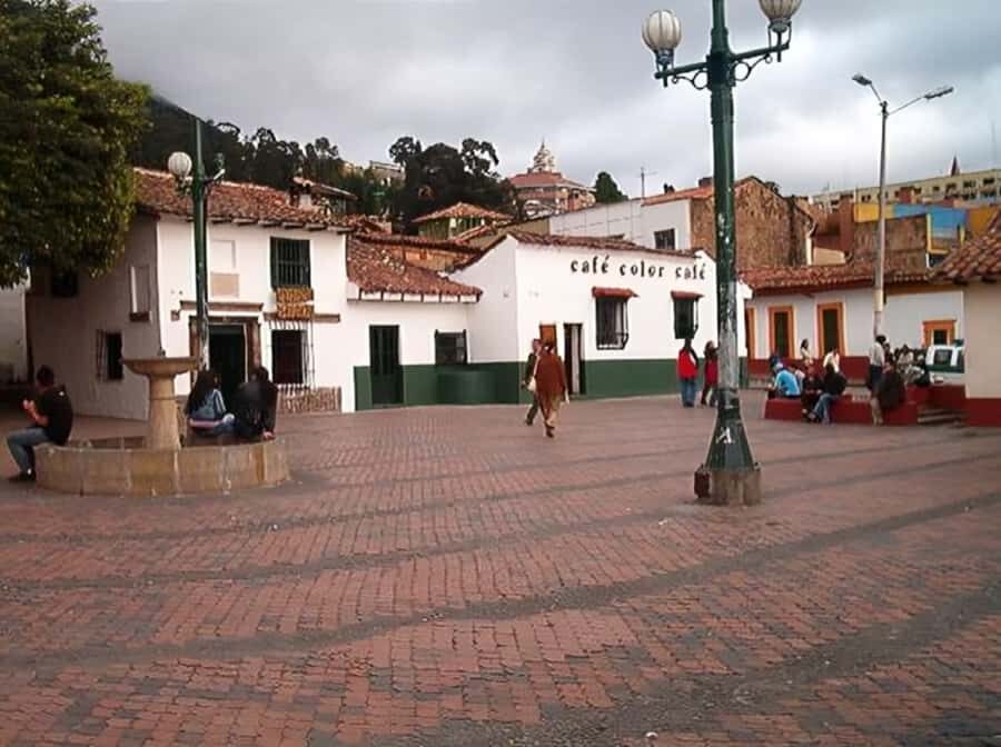 Bogota : Must-See Sites Walking Tour With a Guide - Chicha Bar Stop: Taste Something Local, Understand Why