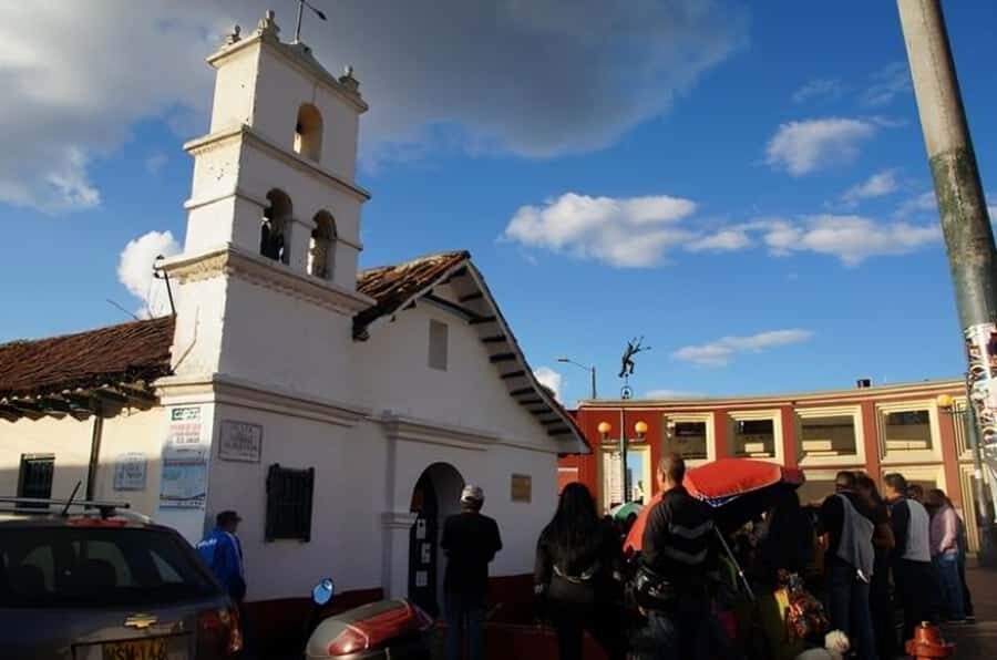 Bogota : Must-See Sites Walking Tour With a Guide - Guide Quality: Daniel and Julián Earn Their Mentions