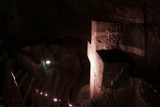 Bogota Old City Tour, Monserrate & Salt Cathedral in Zipaquira - What the guide actually improves (and why it’s not just extra talk)