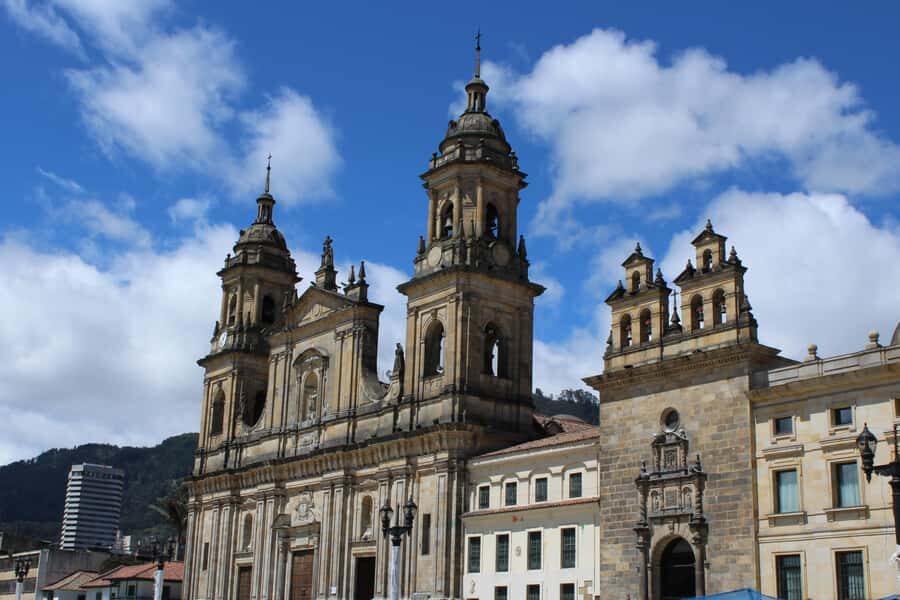 Bogotá: Private Candelaria Walking Tour and Gold Museum - Gold Museum in 4 hours: 34,000 pieces of pre-Hispanic gold