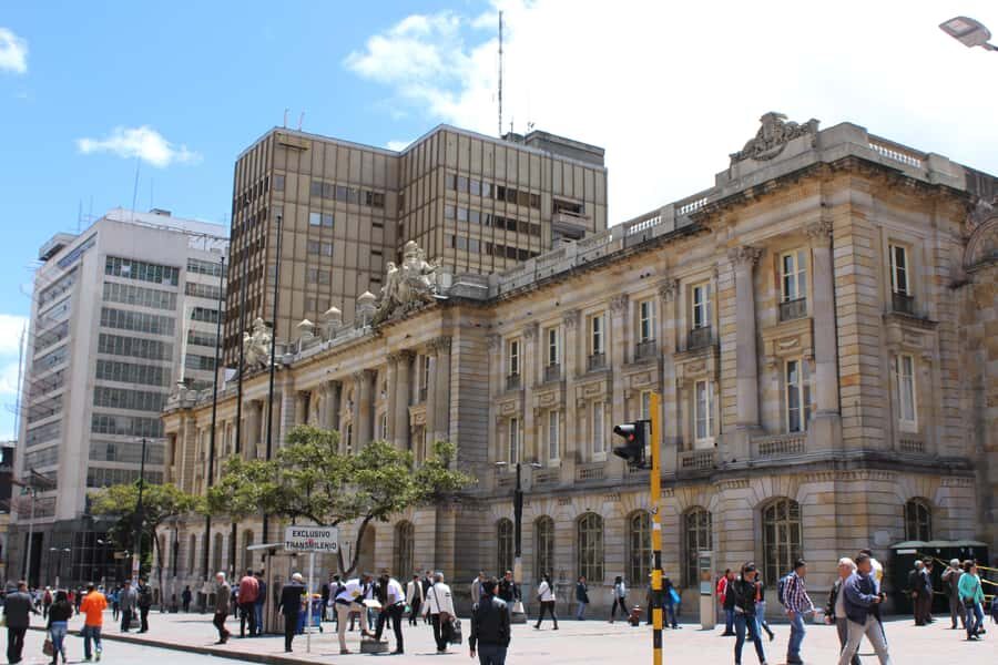 Bogotá: Private Candelaria Walking Tour and Gold Museum - Price and value: what $75 covers and why it can be worth it