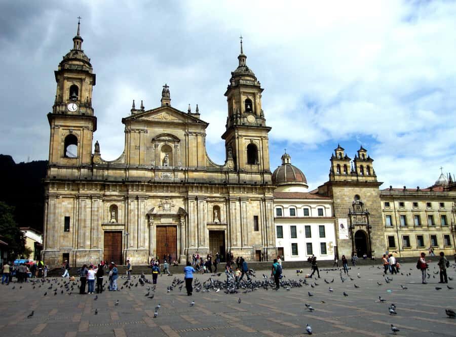 Bogotá: Private Candelaria Walking Tour with Gold Museum - Botero Museum art stop: a quick reset before you hit La Candelaria