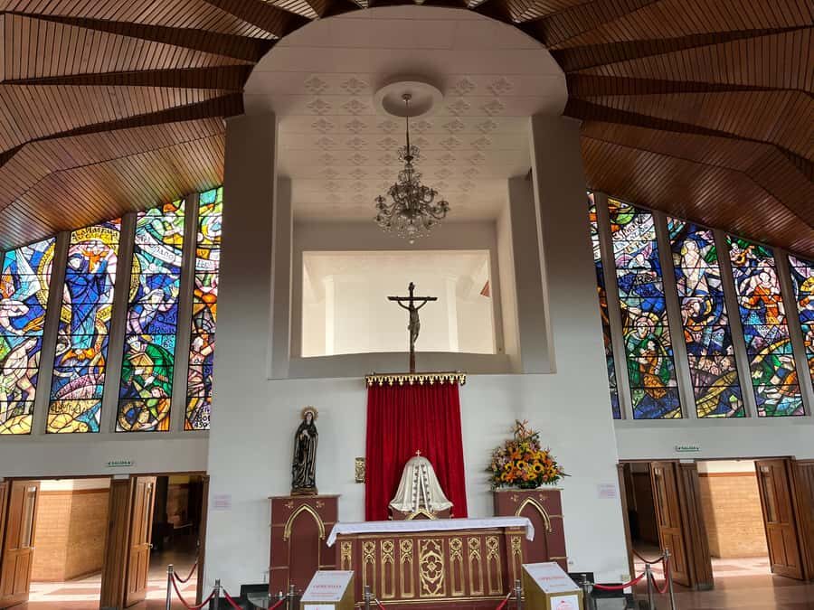 Bogota: Private Tour to Monserrate and Guadalupe - A spiritual hike with city views that actually fits 5 hours