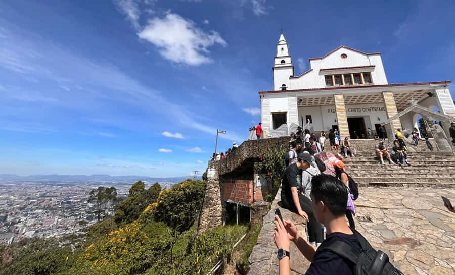Bogota: Private Tour to Monserrate and Guadalupe - Pickup in a private car: the underrated time-saver