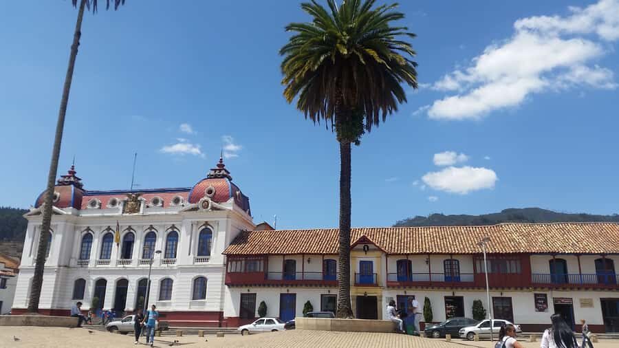 Bogotá: Salt Cathedral & Lake Guatavitá Tour with Lunch - A 10-Hour Bogotá Countryside Circuit: What You’re Really Signing Up For