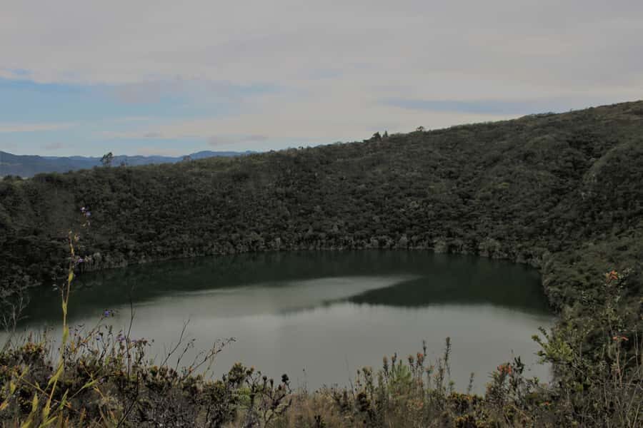Bogotá: Salt Cathedral & Lake Guatavitá Tour with Lunch - Lake Guatavitá and the El Dorado Legend: Views, Stories, and a Guided Walk