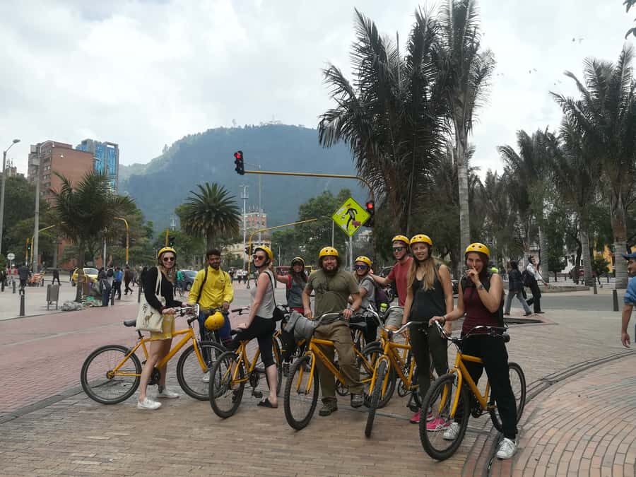 Bogotá: Shared Bike Tour - Rolling along 7th Avenue: from indigenous salt road to city connector