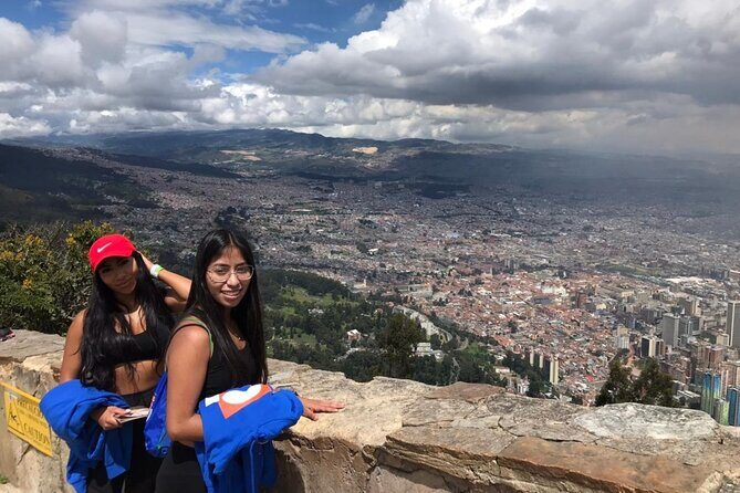 Bogotá Tour: Monserrate, Food, City Walk & Botero Museum - Plaza del Chorro del Quevedo: old streets, chicha, and story corners
