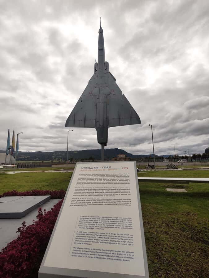 BOGOTA: Tour of Jaime Duque Park, Zoo, and Aerospace Museum - Los Angeles Fountain Garden and the Medieval Castle: a theme shift that works