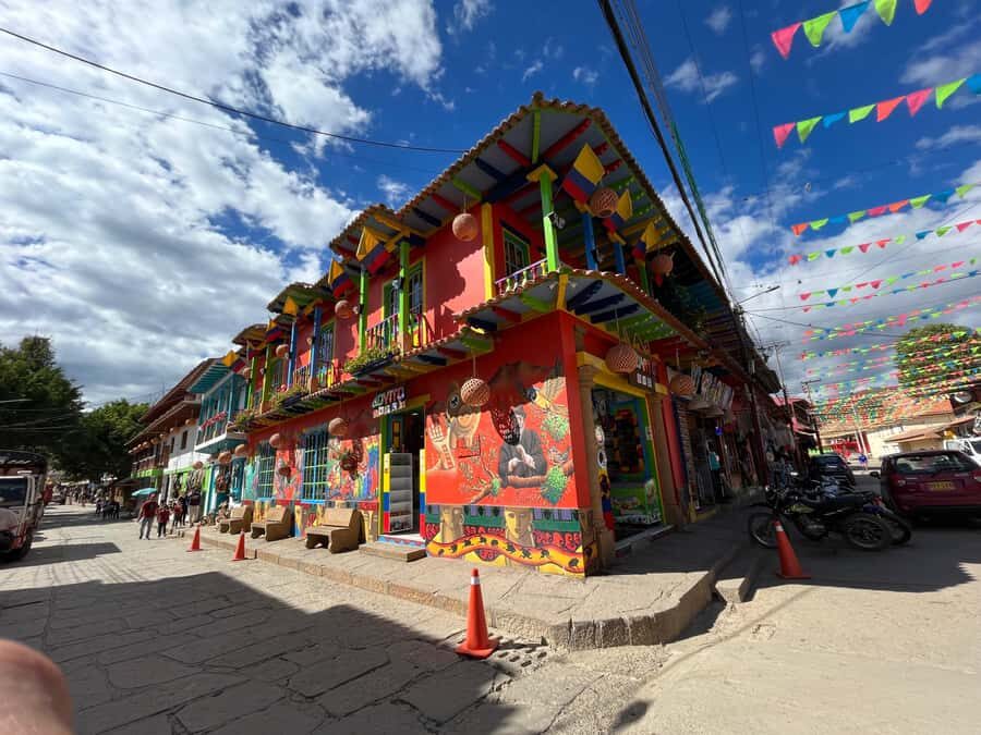 BOGOTA: Tour of Villa de Leyva, Ráquira, Pozos Azules, and Puente de Boyacá - The 10-hour route: colonial towns, craft country, and a turning point