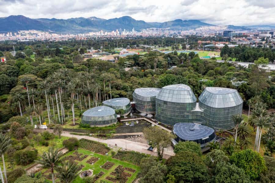 BOGOTA: Visit to the Botanical Garden and Ugly Betty's House - Casa de Betty La Fea: the Ugly Betty house stop