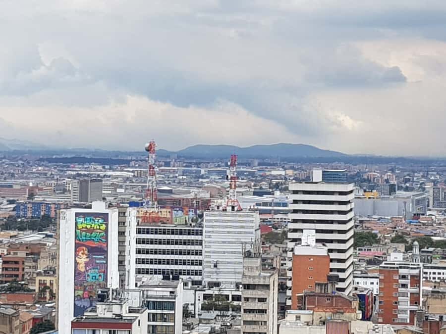 Bogota's Historic Center and Monserrate in one day - Craft Shops and Optional Emerald Stops: Souvenirs the Easy Way