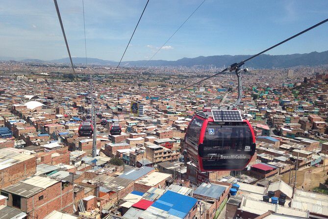 Cable car to el Paraiso, the city slum - El Paraíso by cable car: why this isn’t your typical Bogotá stop