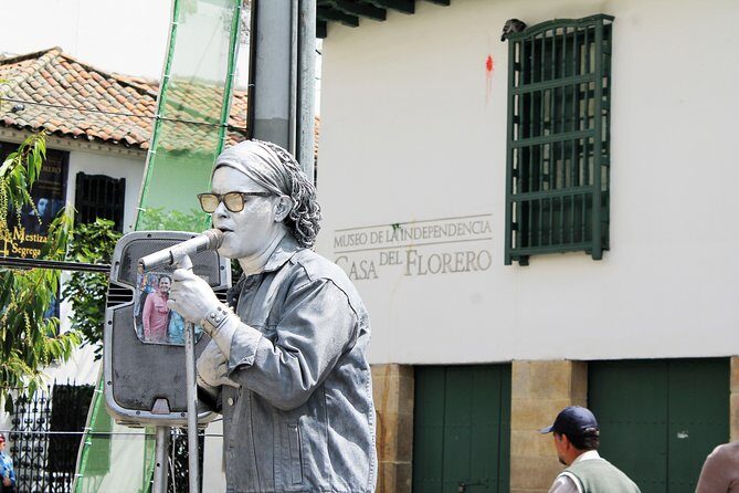 Candelaria Tour: Hotspots and Hidden Gems - Starting at Plazoleta del Rosario: A University That Was Once a Jail