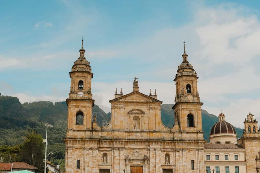 Candelaria Unveiled: Cool-tural Heritage Walking Tour - Theater and government power: Teatro Colón and Palacio San Carlos