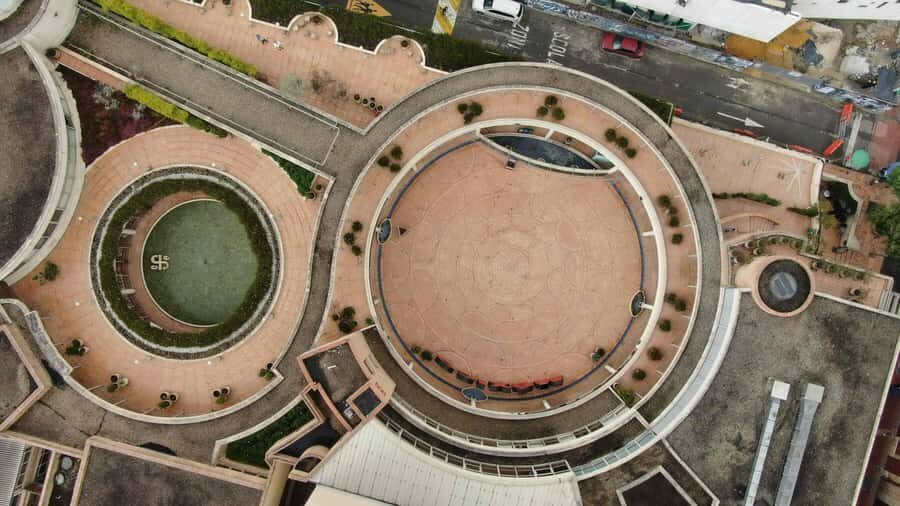 Candelaria Unveiled: Cool-tural Heritage Walking Tour - Plaza de Bolívar: the heart of Bogotá and a cluster of iconic power buildings