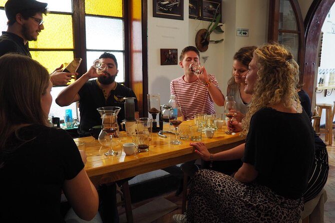 Coffee tasting experience at Divino Café Especial - The café cake moment: a small break that helps your palate