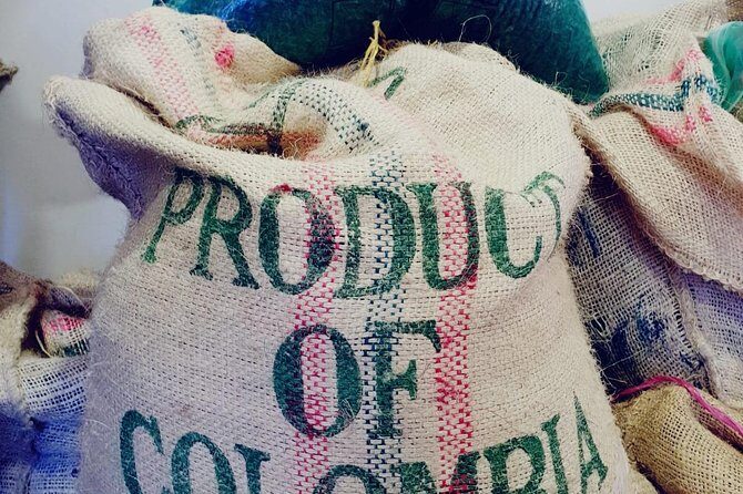 Coffee Tour Finca Jaguar - The food break: sancocho de gallina and a vegetarian option