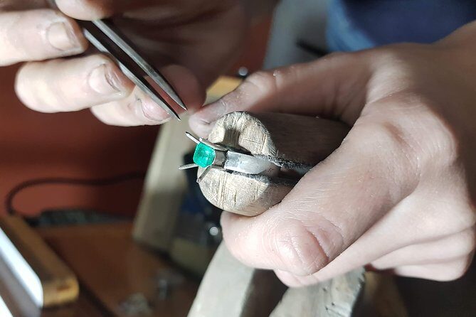 Create Your Own Colombian Emerald Ring - Inside the jewelry studio: a real working shop feel