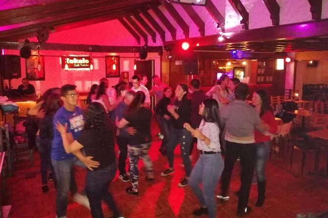 DANCE TOUR THURSDAY (Class + Night out Bogota) - Dinner and Latin Cocktails: Learning the Drink, Not Just Drinking It