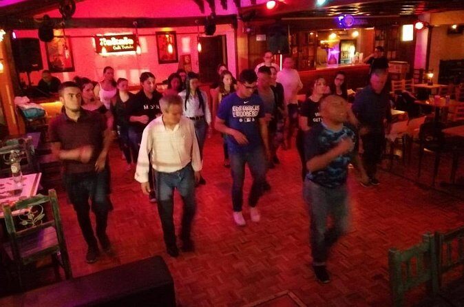 DANCE TOUR THURSDAY (Class + Night out Bogota) - Meeting Point in Santa Fé: Starting Smoothly at Son Rumbero