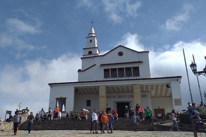 Descubre la Magia: Catedral de Sal & Bogotá en 1 Día - Stop 1: Zipaquirá Salt Cathedral and the walk-through mine feeling
